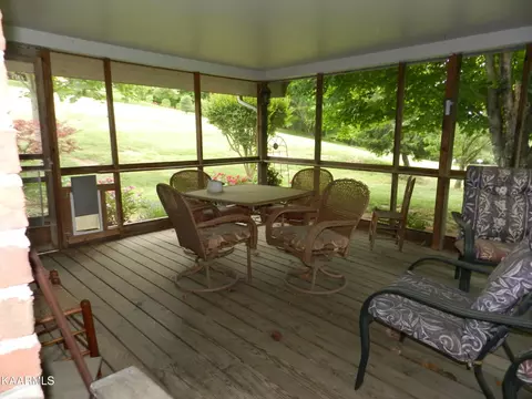355 Grapevine Tr, Greeneville, TN 37745 photo 12