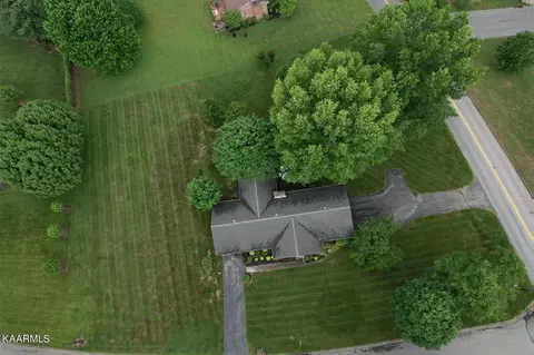 355 Grapevine Tr, Greeneville, TN 37745 photo 3