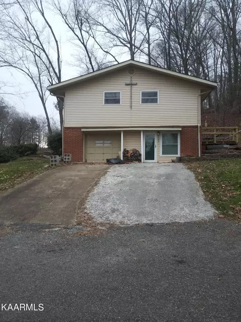 103 Maple Tree Ln, Powell, TN 37849 photo 2