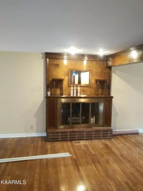 103 Maple Tree Ln, Powell, TN 37849 photo 8