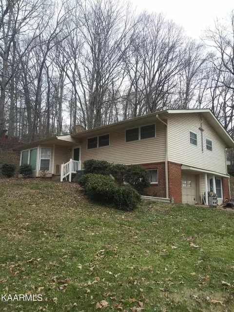 103 Maple Tree Ln, Powell, TN 37849 photo 1