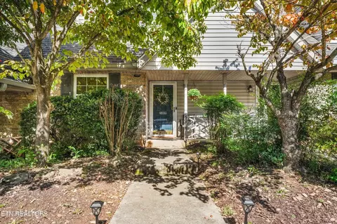 5009 Trace Manor Ln, Knoxville, TN 37912