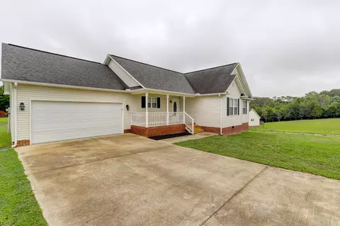151 West Dr, La Follette, TN 37766 photo 2