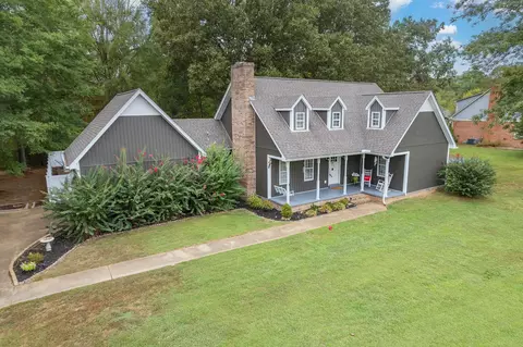 225 Meadowbrook Cir, Lexington, TN 38351