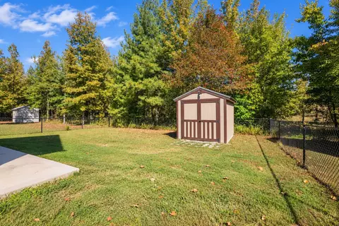 Exterior - 116 Eno Rd, Dickson, TN 37055 photo 4 of 6