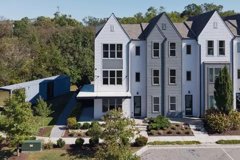 307 E Village Ln, Nashville, TN 37216