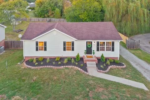 1823 Needmore Rd, Clarksville, TN 37042