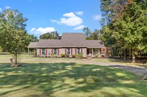 1132 Deerwood Dr, New Johnsonville, TN 37134