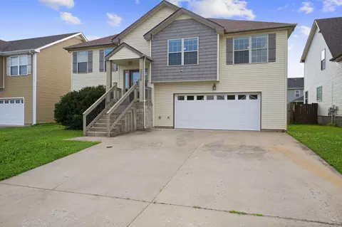 3738 Gray Fox Dr, Clarksville, TN 37040
