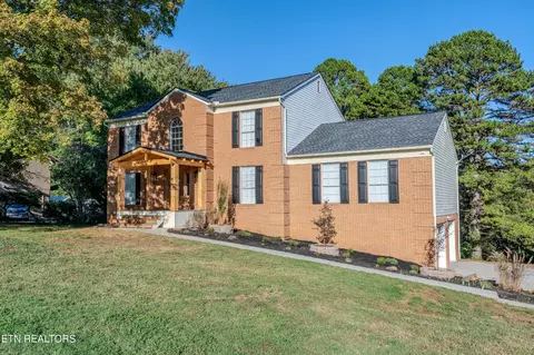 1908 Breezy Ridge Tr, Knoxville, TN 37922