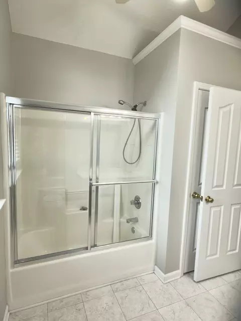 Bath - 119 Ashington Ct, Murfreesboro, TN 37128 photo 3 of 4