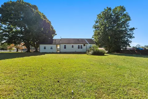 Exterior - 151 First St, Morrison, TN 37357 photo 2 of 2
