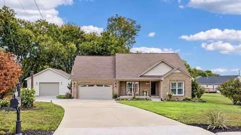 1610 Rugby Ct, Columbia, TN 38401