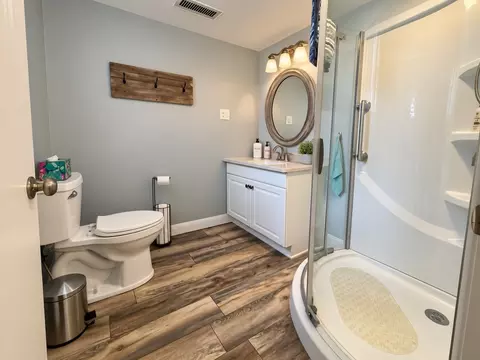 Bath - 6415 Ramsey Rd, Harrison, TN 37341 photo 2 of 2