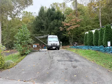 4229 E Parkway E, Gatlinburg, TN 37738