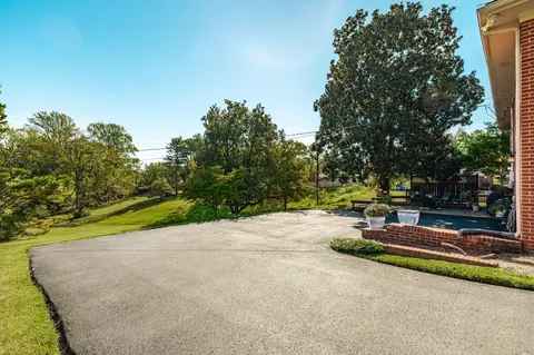 Exterior - 4052 S Sequoia Dr, Springfield, TN 37172 photo 4 of 6