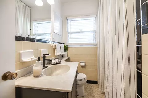 Bath - 4052 S Sequoia Dr, Springfield, TN 37172 photo 1 of 1