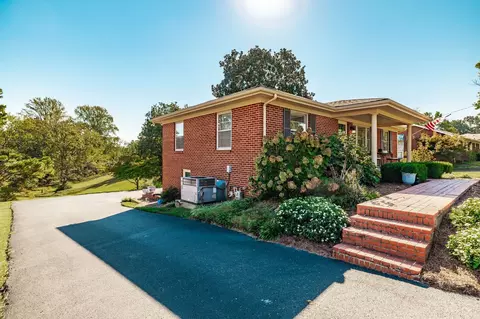 Exterior - 4052 S Sequoia Dr, Springfield, TN 37172 photo 3 of 6