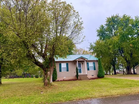 523 E Park St, Guthrie, KY 42234