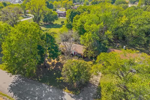 2030 Whitland Dr, Clarksville, TN 37043