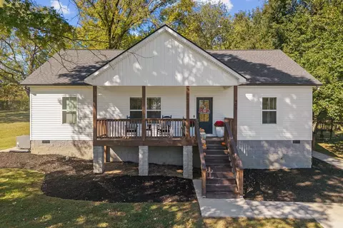 405 Oakview Dr, Columbia, TN 38401