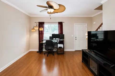 Living - 820 Staten Dr, Murfreesboro, TN 37128 photo 2 of 2
