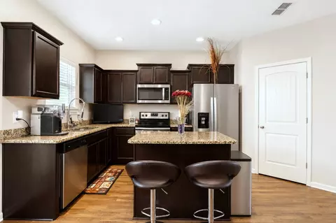 Kitchen - 820 Staten Dr, Murfreesboro, TN 37128 photo 2 of 3