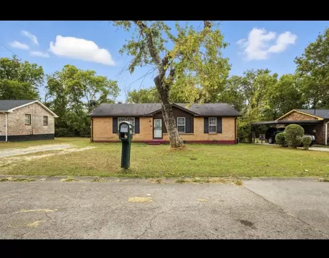 621 Baldwin Ct, Nashville, TN 37207