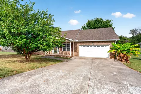 225 Raintree Dr, Clarksville, TN 37042