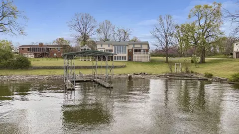 3211 Lakeshore Dr, Old Hickory, TN 37138