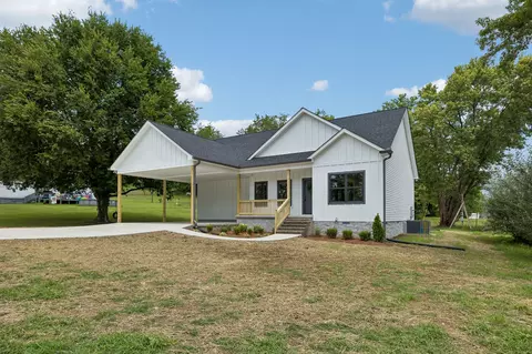 295 Meadow Dr, Gordonsville, TN 38563