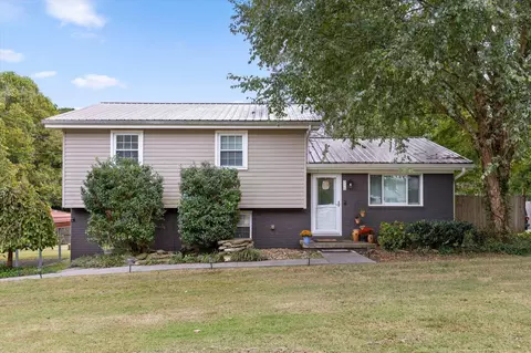 5120 Lake Circle Dr NE, Cleveland, TN 37312