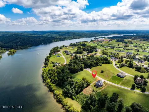 891 River Bank Tr, Loudon, TN 37774