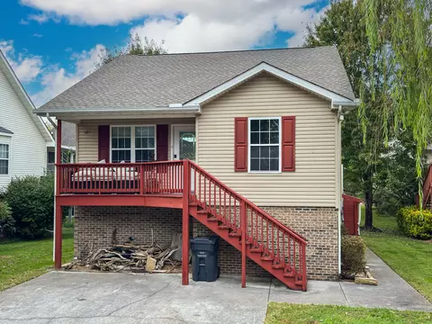 851 Plantation Dr, Pigeon Forge, TN 37863