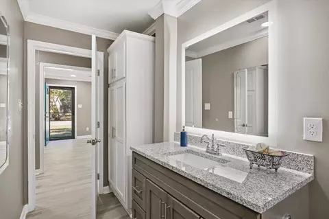 Bath - 715 Maple St, Covington, TN 38019 photo 2 of 2