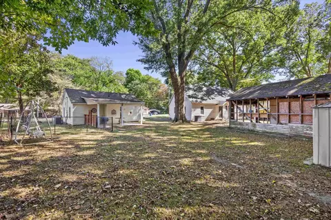 Exterior - 715 Maple St, Covington, TN 38019 photo 6 of 8