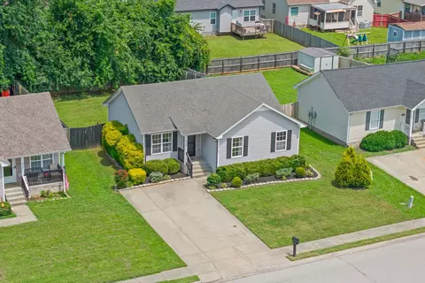 515 Oakmont Dr, Clarksville, TN 37042