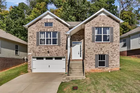 627 Hidden Valley Dr, Clarksville, TN 37040