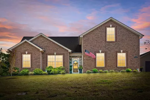 4025 Chapel Hill Rd, Clarksville, TN 37040