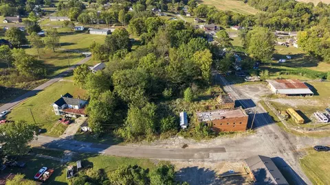 42 W 2nd St, Iron City, TN 38463