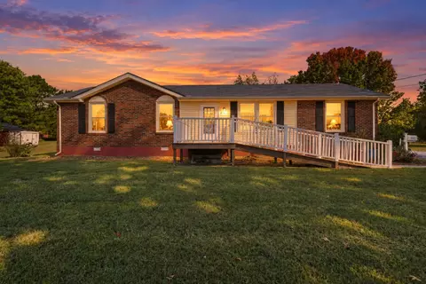 341 Raymond Hodges Rd, Cottontown, TN 37048