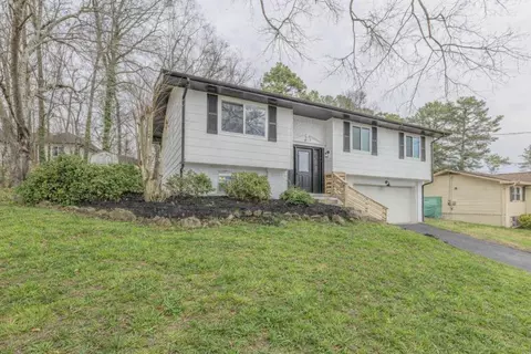 1157 Boy Scout Rd, Hixson, TN 37343