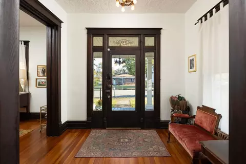 Entry Way - 2000 E 14th St, Chattanooga, TN 37404 photo 1 of 5
