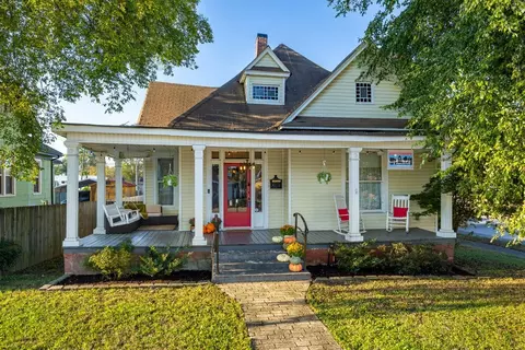 Exterior - 2000 E 14th St, Chattanooga, TN 37404 photo 2 of 11