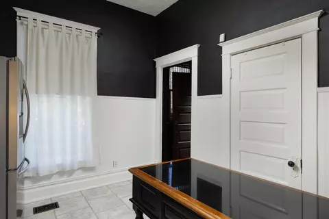Entry Way - 2000 E 14th St, Chattanooga, TN 37404 photo 4 of 5