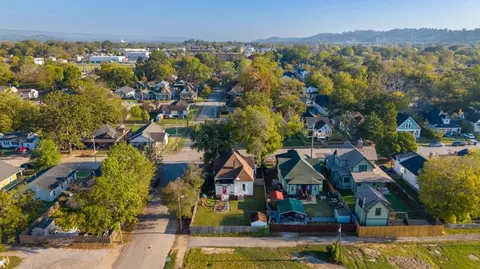 View/Area - 2000 E 14th St, Chattanooga, TN 37404 photo 2 of 4