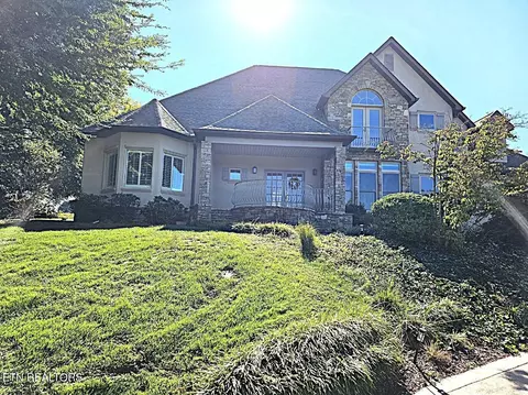 310 Pineberry Dr, Vonore, TN 37885