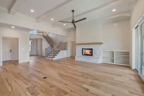 Living - 5548 Sinclair St, Murfreesboro, TN 37127 photo 2 of 7