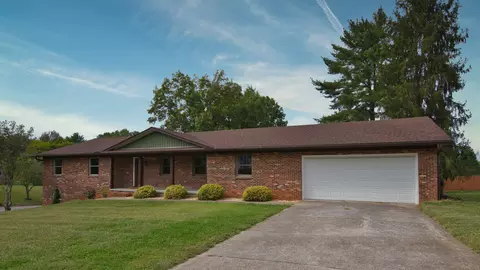 935 Devon Cir, Maryville, TN 37804