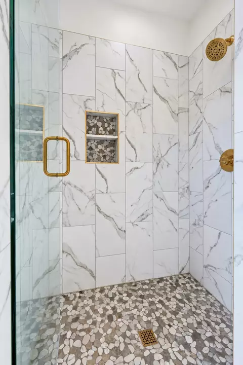 Bath - 2864 Smoot Rd, Morrison, TN 37357 photo 4 of 5